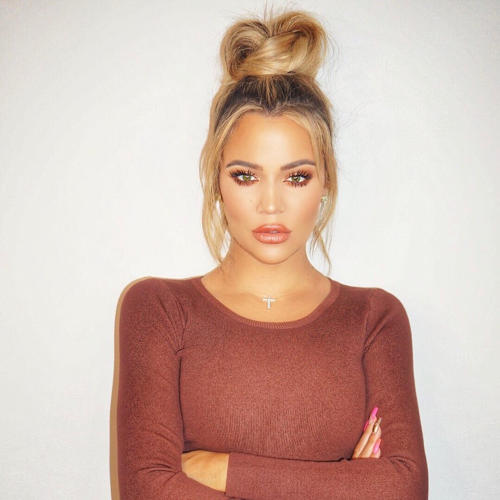 Khloé Kardashian Height, Weight, Age, Spouse, Affairs, Net Worth, Biography & More