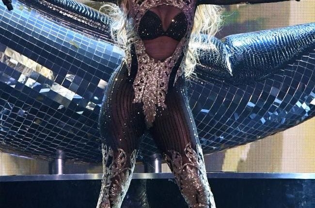 Combs and Jennifer Lopez On Stage HD Image - Everything ...