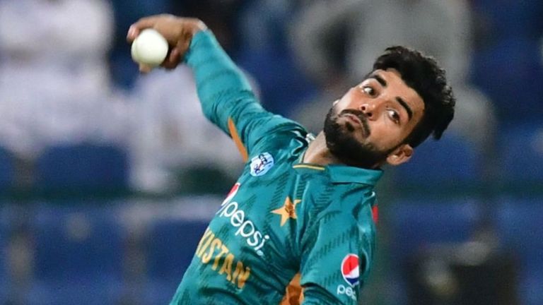 Shadab Khan Age, Height, Weight, Wife, Affairs, Net Worth